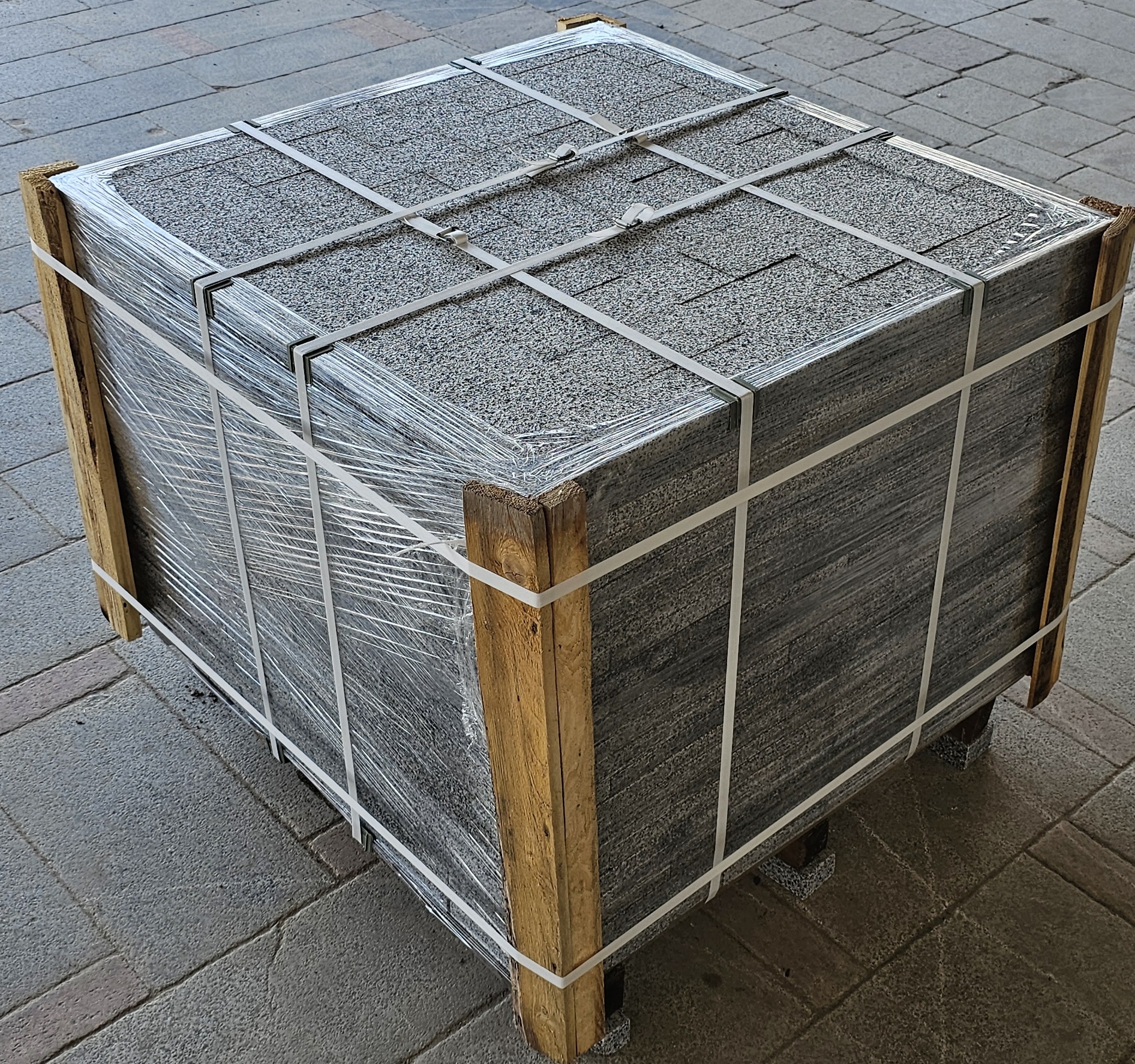 Kostka granitowa cięta płomieniowana jasnoszara Gray UA - dodatkowe zdjęcie