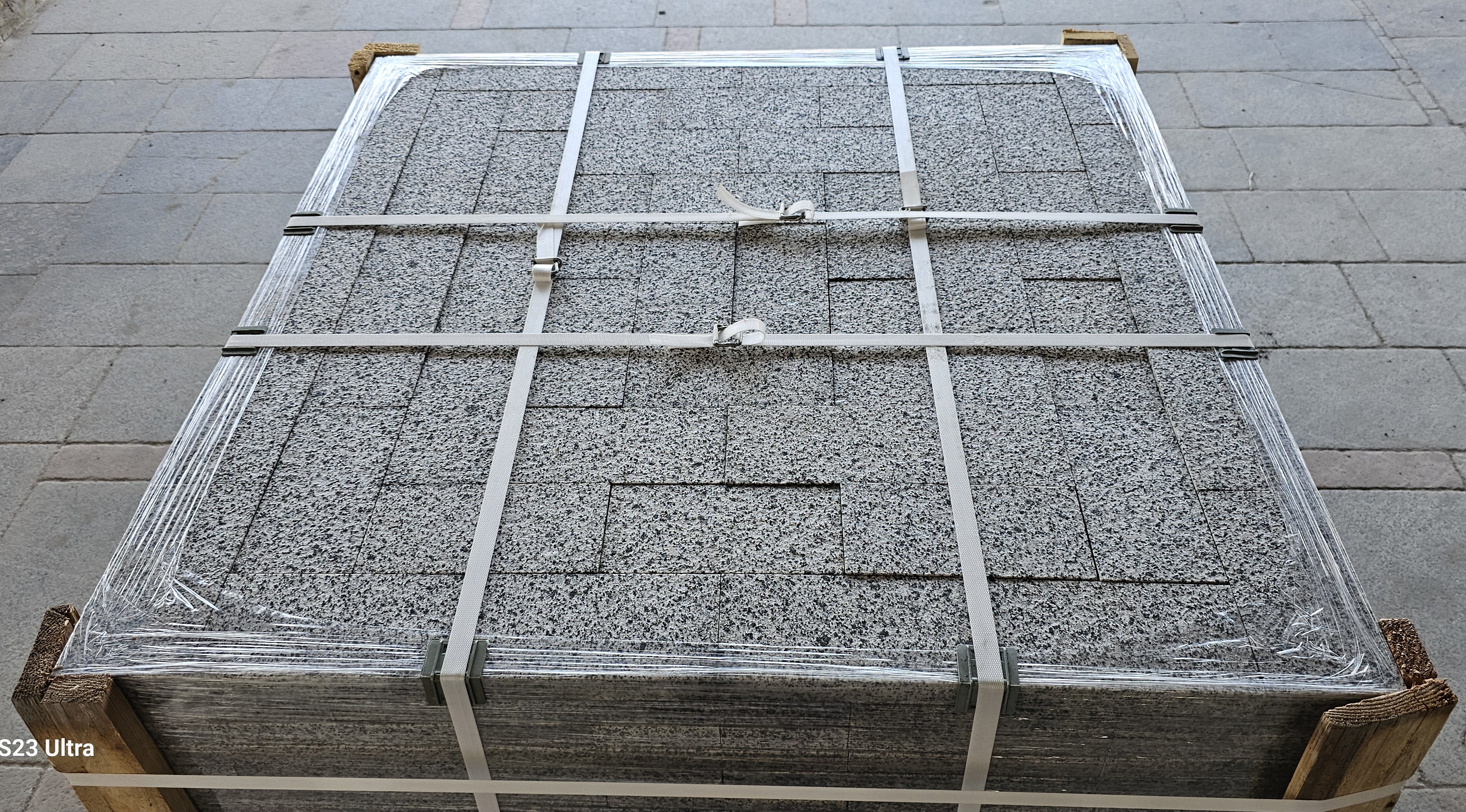 Kostka granitowa cięta płomieniowana jasnoszara Gray UA - dodatkowe zdjęcie